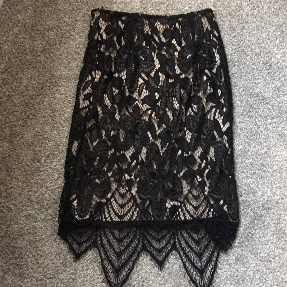 Lace skirt